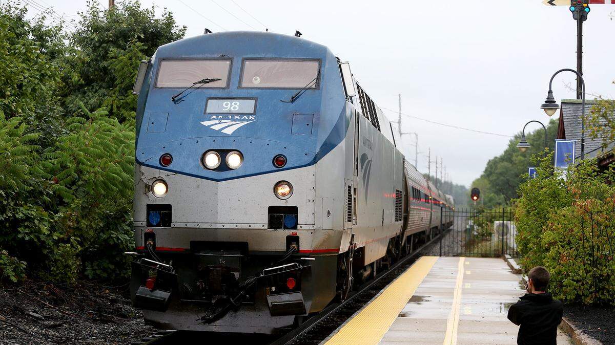 El Gobierno de Estados Unidos anunció este lunes que destinará $16,400 millones a la línea ferroviaria del corredor noreste para ofrecer un servicio más rápido y seguro en el tren de pasajeros más transitado de Estados Unidos, que conecta Boston (Massachusetts) con Washington, D.C.