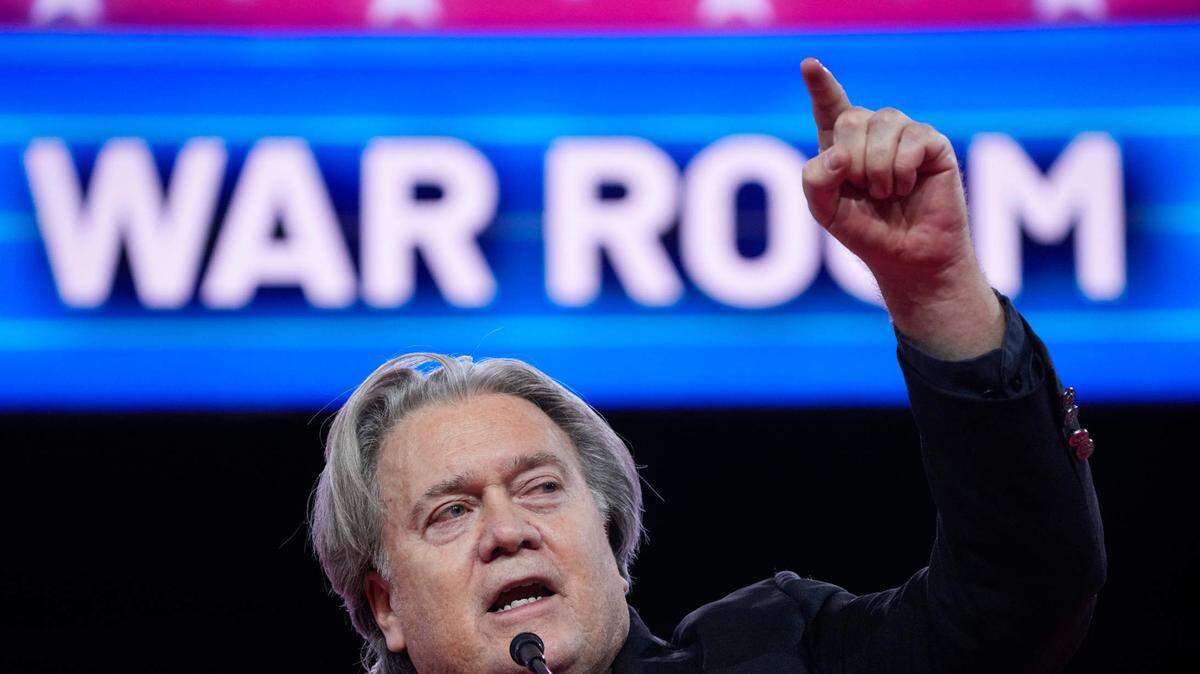 Steve Bannon fue condenado en 2022 a cuatro meses de cárcel, pero desde entonces ha estado en libertad mientras se decidía su apelación.