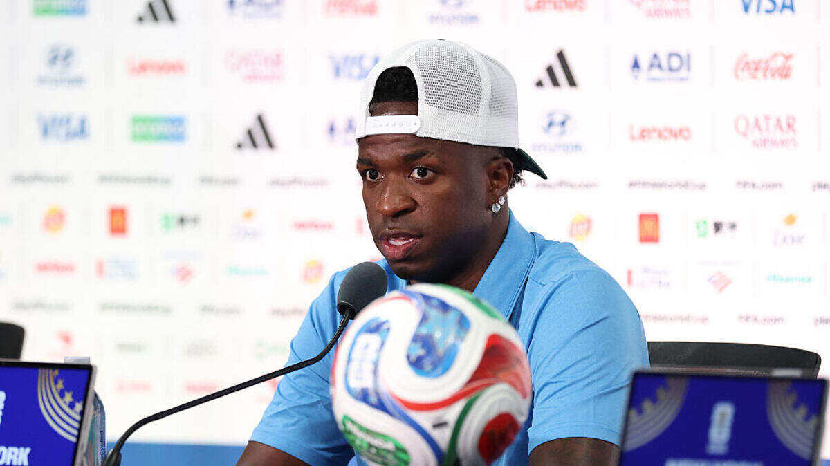 El astro de Brasil Vinícius Jr. habla con la prensa en una conferencia el 12 de junio de 2026 en el Estadio Nueva York/Nueva Jersey, en East Rutherford, Nueva Jersey. 