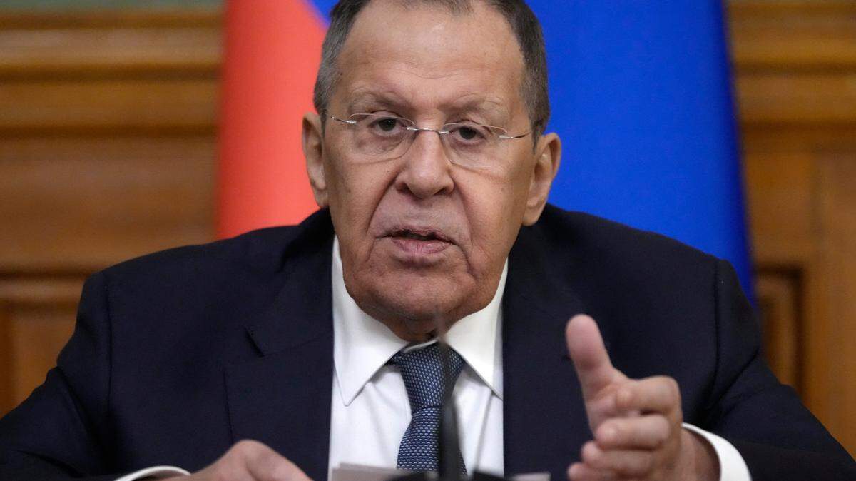 El ministro de Exteriores de Rusia, Serguéi Lavrov, habla durante una conferencia de prensa conjunta con el segundo ministro de Exteriores de Brunéi tras sus conversaciones en la Mansión Zinaida Morozova en Moscú, el 3 de marzo de 2026.