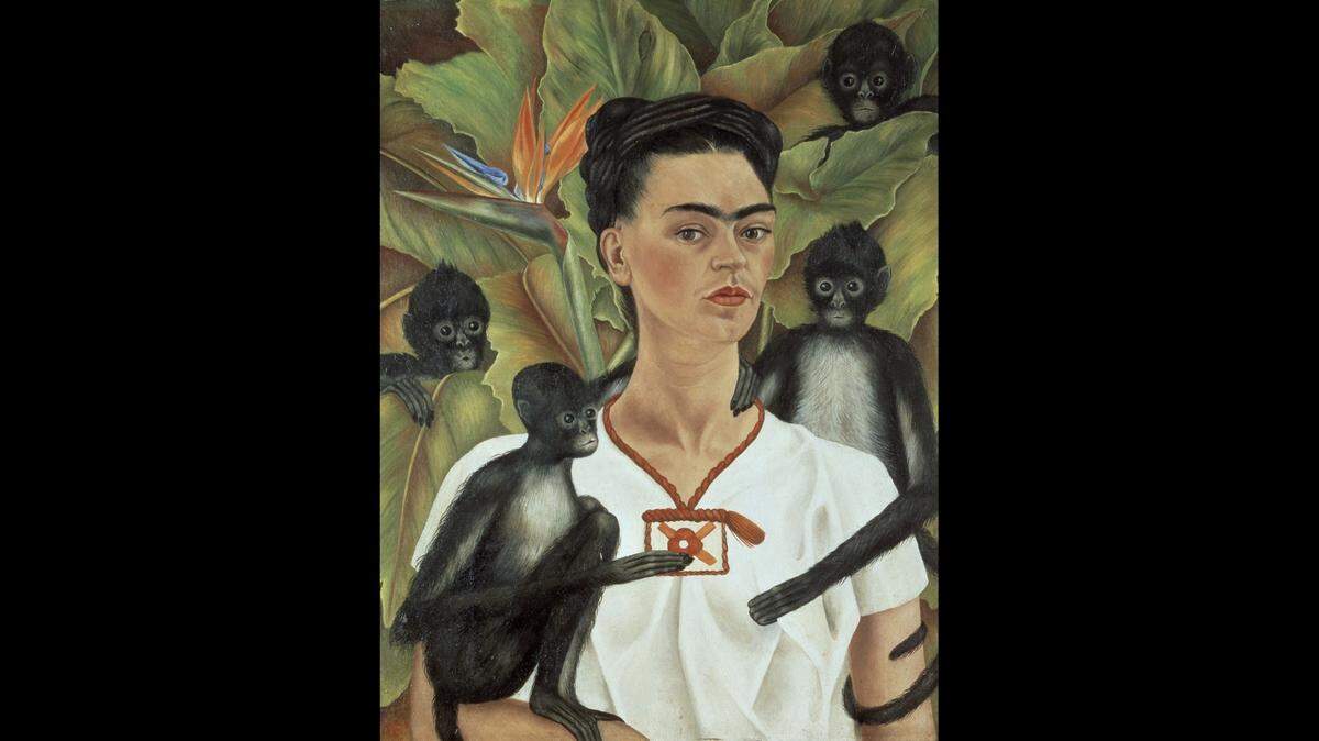 ‘Autoretrato con monos’, 1943, óleo sobre lienzo, 32 1/8 x 24 ¾ pulgadas. En el Norton Museum of Art, hasta el 6 de febrero de 2022, en West Palm Beach.