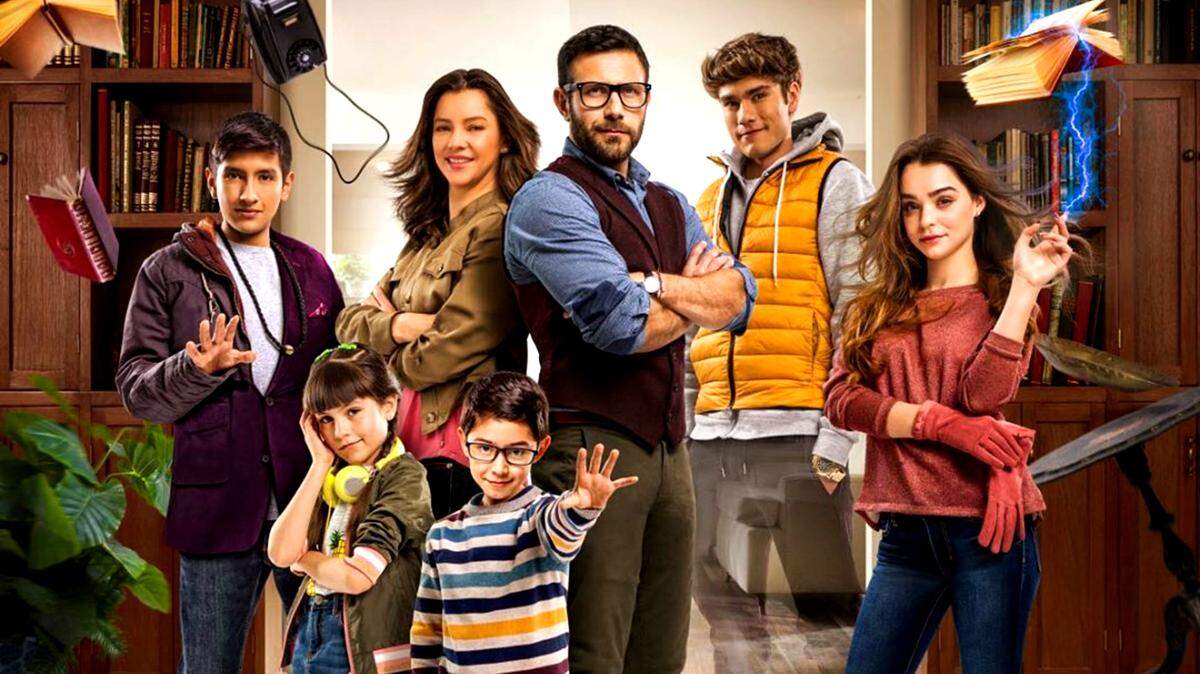Sara Maldonado, Carlos Ferro, Erick Cañete, Macarena García, Jason Romo, Maximiliano Uribe y Paola Real.