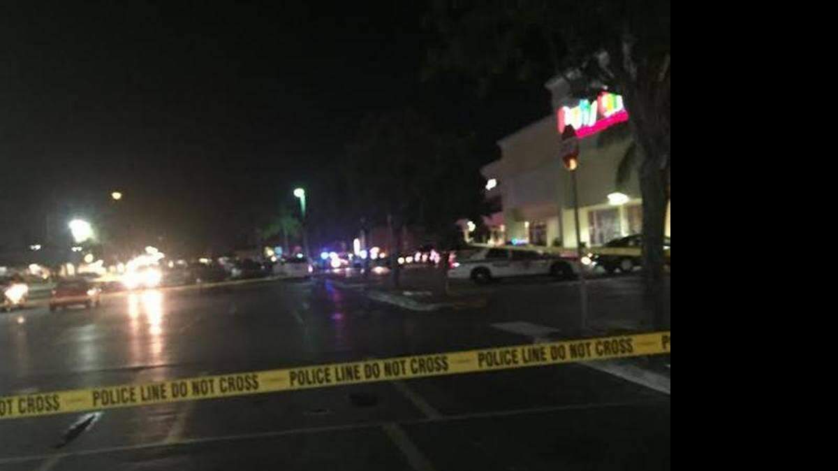Un hombre mató a disparos a su esposa y después se suicidó en un concurrido centro comercial de Westchester.
