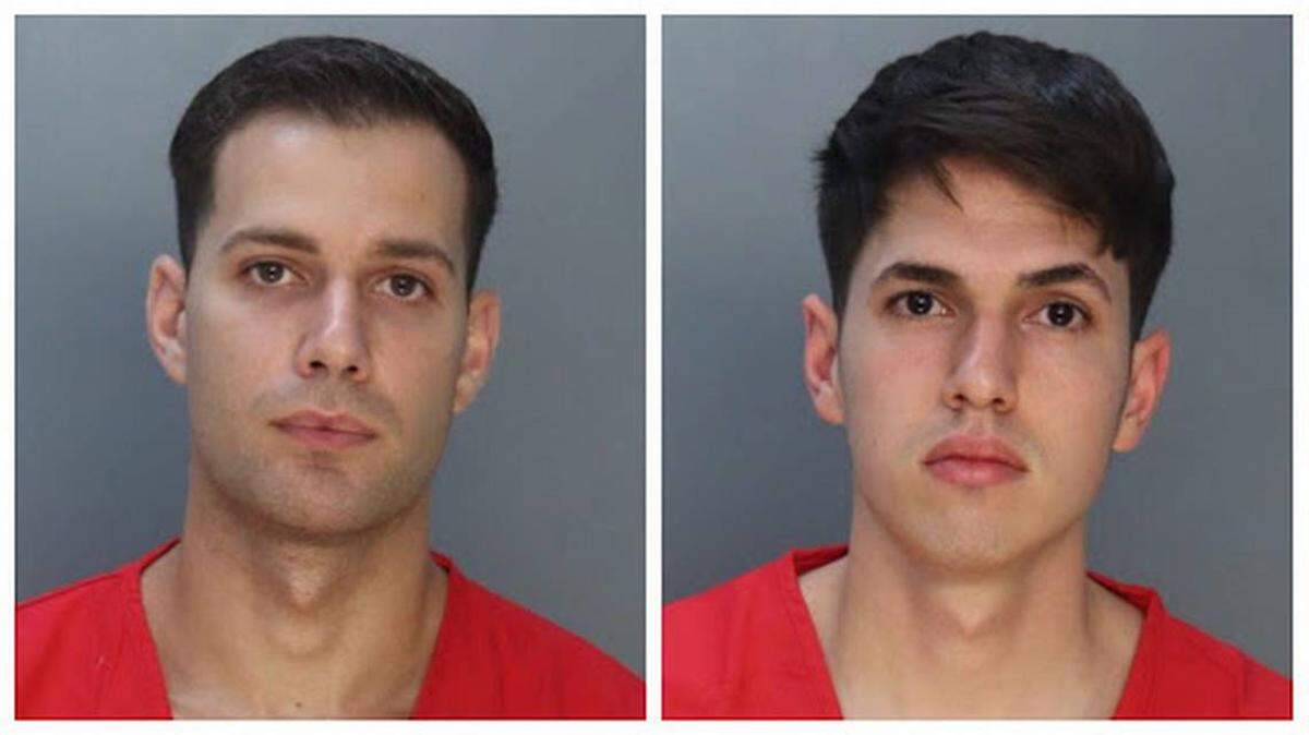 Los policías de Hialeah Rafael Quiñones Otaño, de 27 años, a la izquierda, y Lorenzo Rafael Orfila, de 23 años, a la derecha, salieron en libertad bajo fianza.