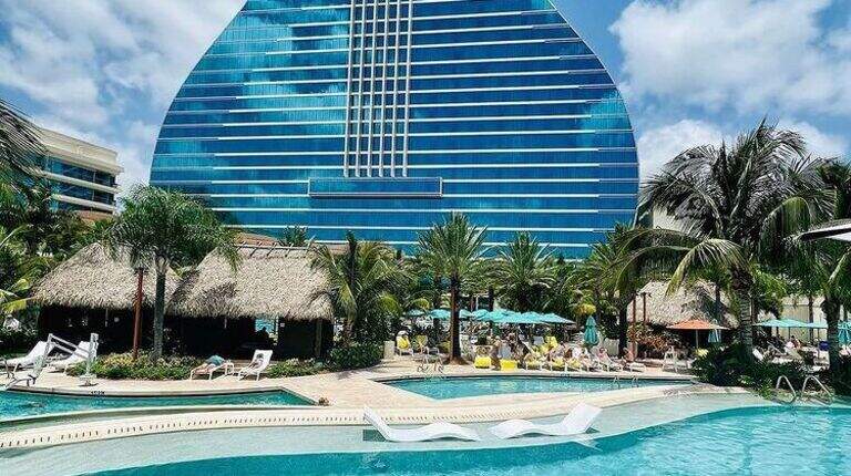 What are the strangest Miami landmarks? Take a look at these during your travels