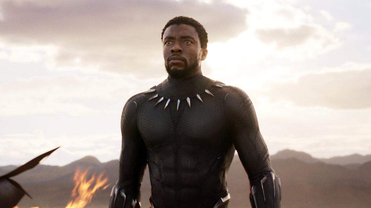 Imagen difundida por Disney y Marvel Studios muestra a Chadwick Boseman en una escena de "Black Panther".