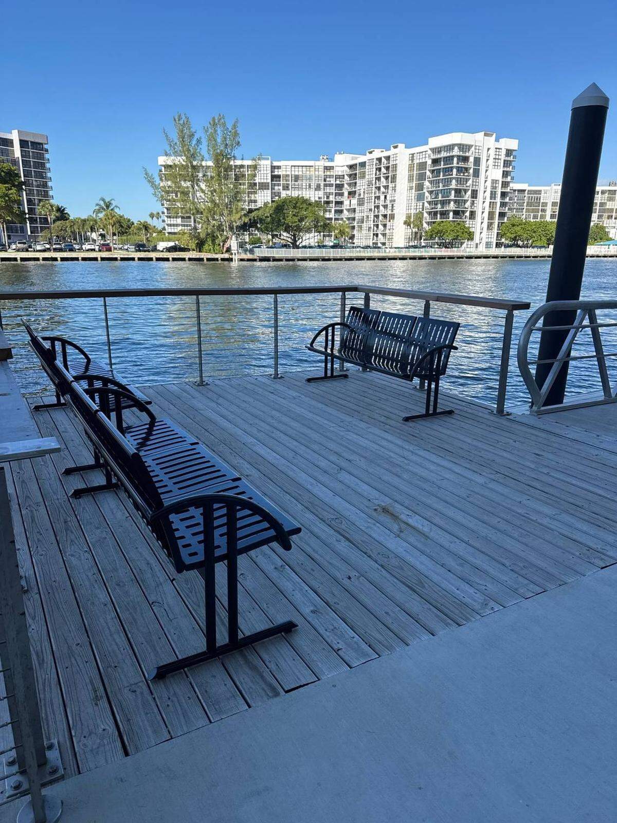 El supermercado de 29,912 pies cuadrados abrió sus puertas el 12 de diciembre a las 7 a.m., y está localizado en el 3100 S. Ocean Drive, en Hollywood, en el canal Intracoastal, del otro lado de la autopista A1A.