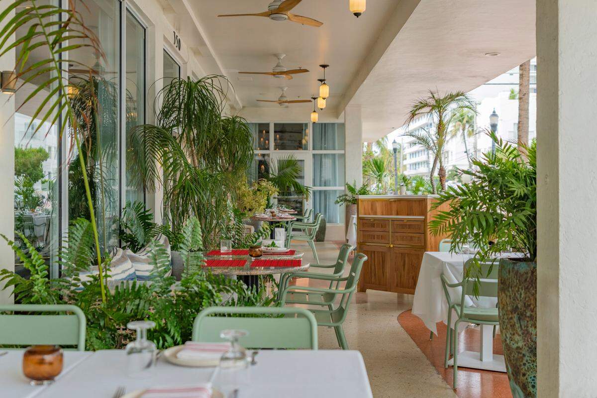 Recién inaugurado en el hotel Balfour, Cleo&nbsp;se presenta como una experiencia gastronómica que fusiona los sabores vibrantes del Mediterráneo oriental.
