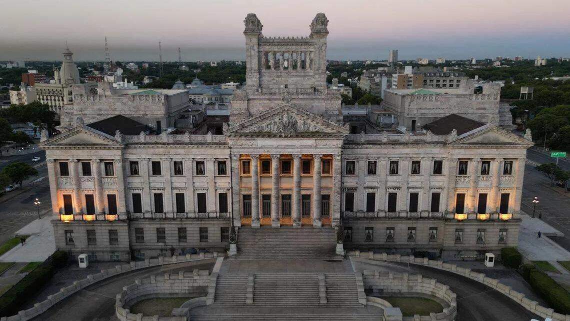 Uruguay es la democracia más sólida de América Latina, según Transparencia Internacional