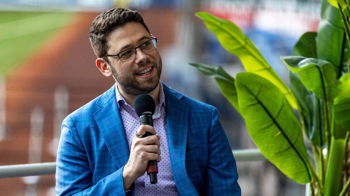 Foto de archivo. El presidente de operaciones de béisbol de los Marlins, Peter Bendix, cree firmemente que el equipo va a cambiar el rumbo en un futuro próximo.