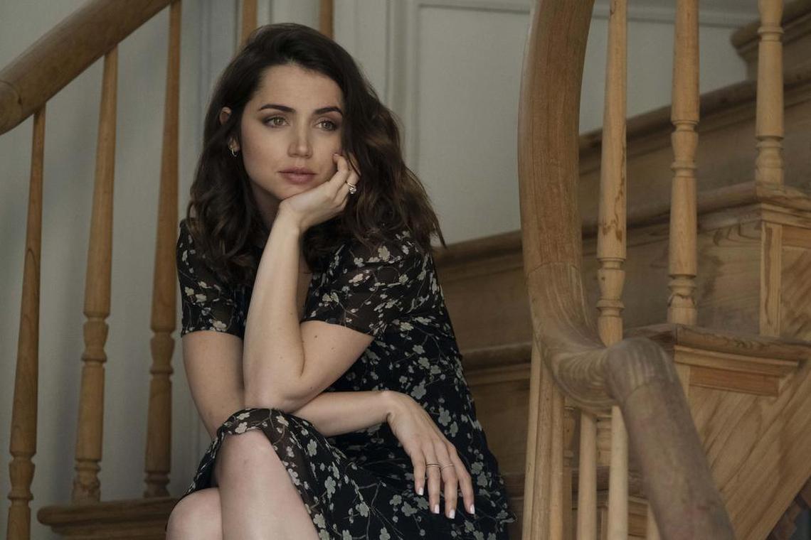 Esta imagen difundida por 20th Century Studios muestra a Ana de Armas en una escena de "Deep Water". (Claire Folger/20th Century Studios vía AP)