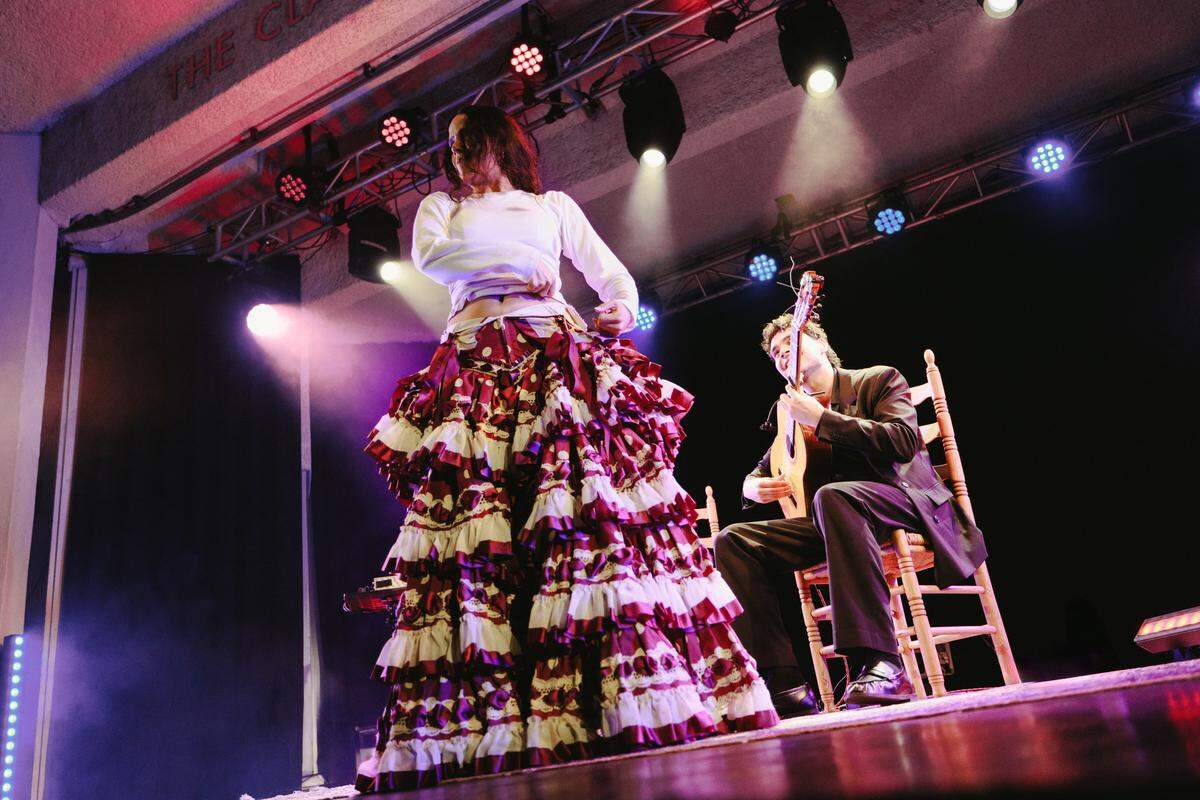 Fueron muchos los números de flamenco tradicional en este íntimo concierto en el que Ángeles Toledano y Benito Bernal presentaron su primer disco, Sangre sucia, al público de Miami. 
