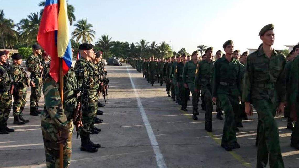Miembros de las llamadas Avispas Negras, una unidad de tropas especiales de las fuerzas armadas cubanas, participaron en la Operación Estratégica Combinada en la frontera con Colombia.