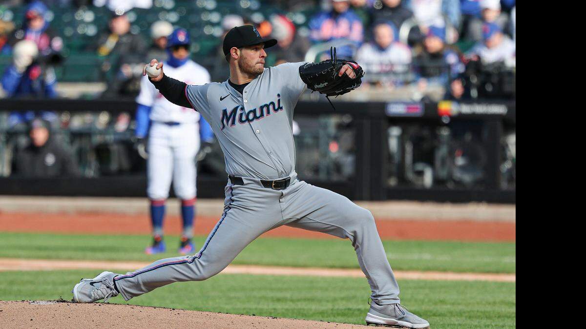 El abridor de los Marlins de Miami Connor Gillispie lanza en el primer inning del partido ante los Mets, celebrado el 8 de abril de 2025 en el Citi Field de Nueva York.