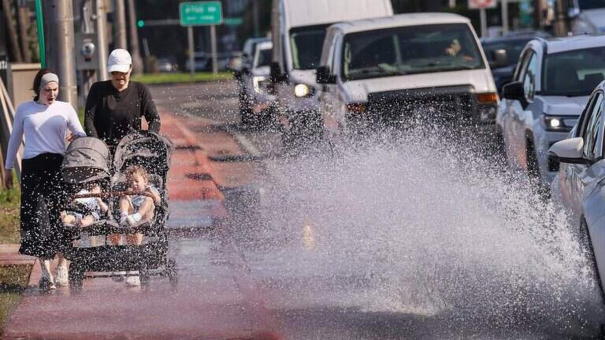 South Florida Flooding: Heavy Rain and King Tides Threaten the Coast