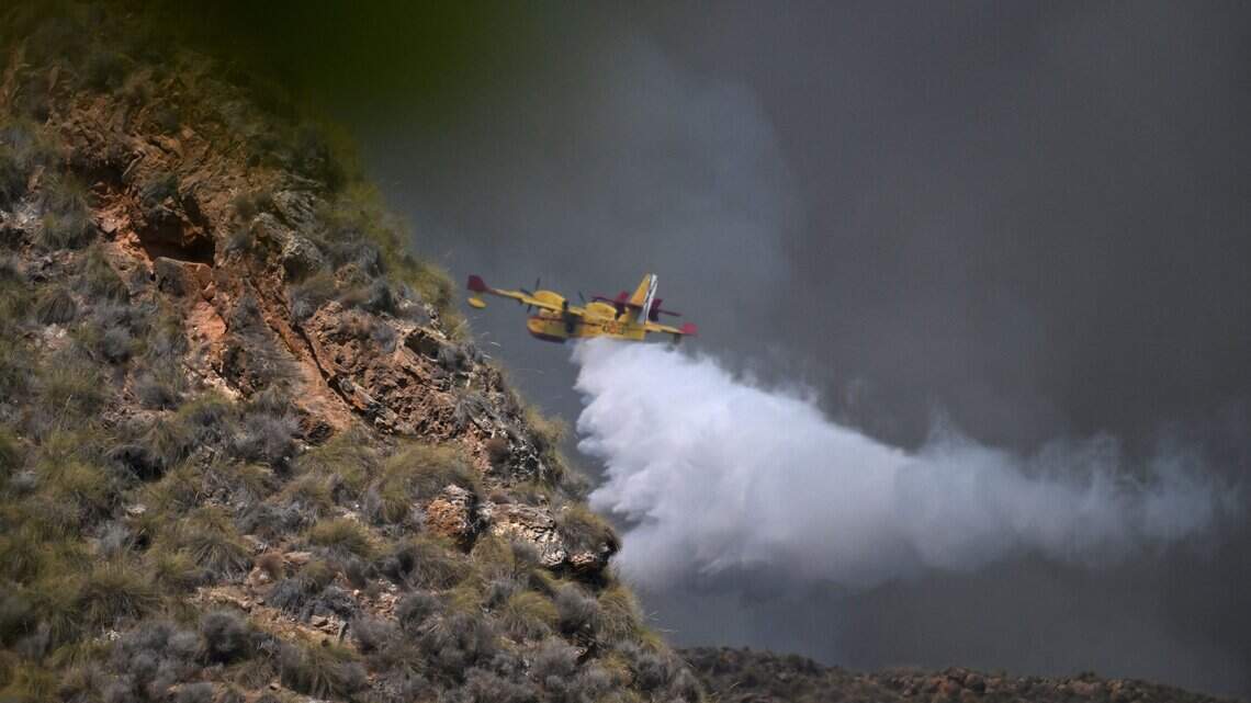 Al menos 11 fallecidos y 19 personas sin localizar en un voraz incendio en el sur de España