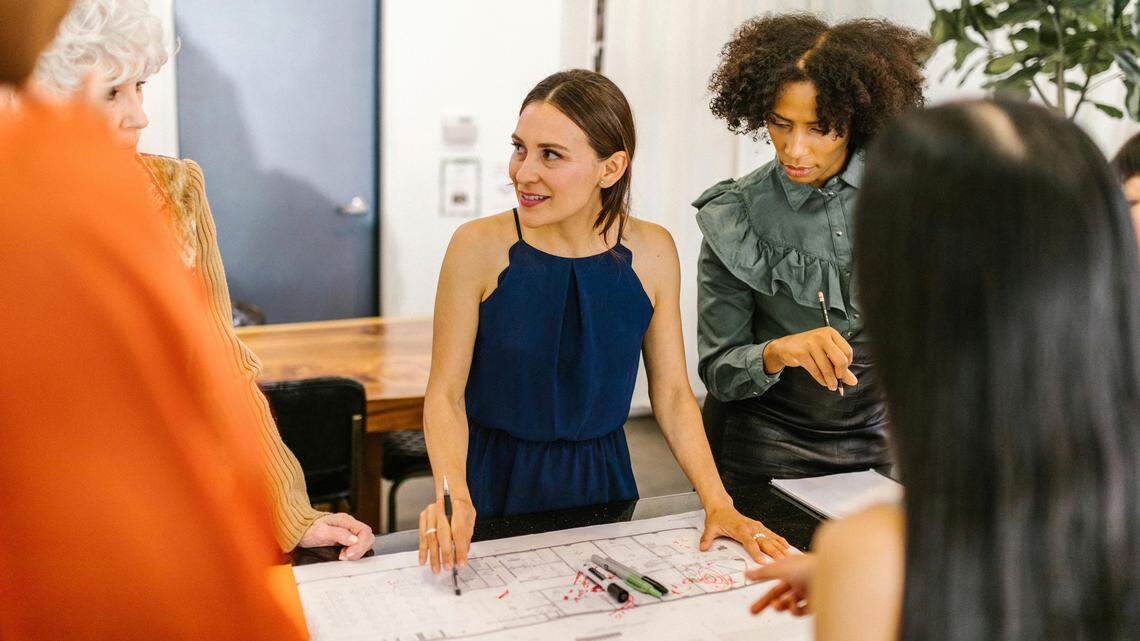 Reorganizar al equipo: el acto de liderazgo que define el año | Opinión