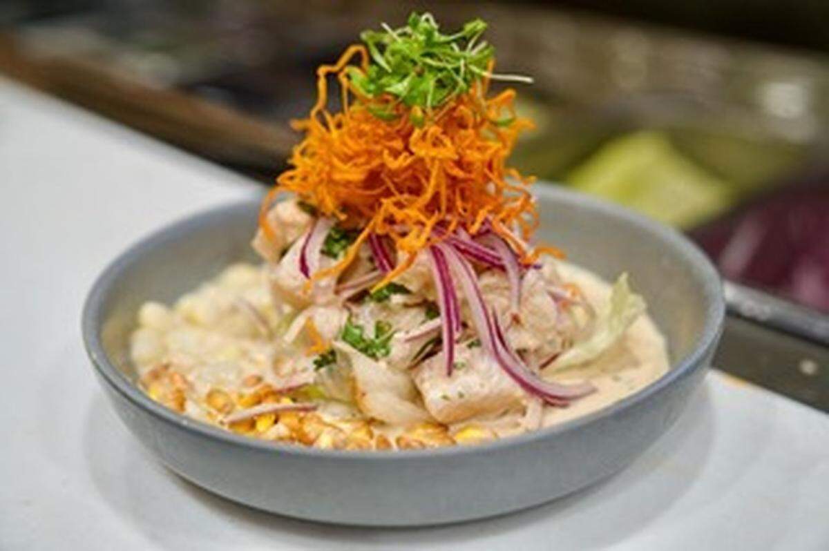 El chef Carlos Brescia fundó Dr. Limón en 2012 con sus socios y desde entonces ha creado un concepto innovador que mezcla la cocina peruana con un toque local.