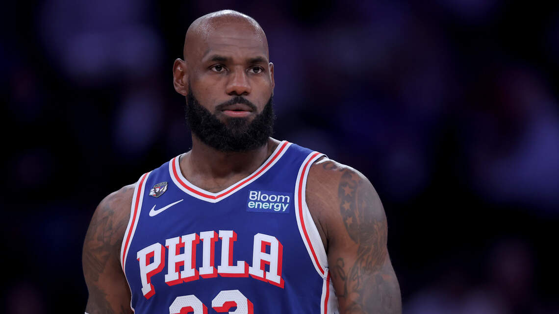 Trump vuelve a cargar contra LeBron James y desata nueva polémica por el himno nacional de Estados Unidos