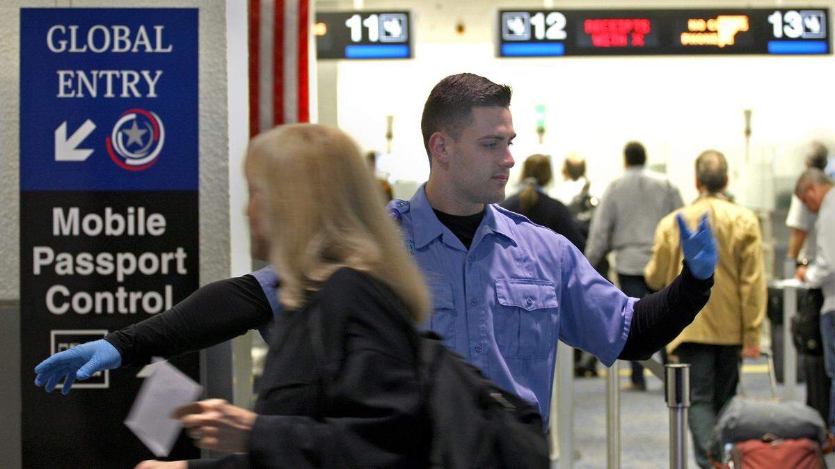 El 7 de mayo de 2025, viajeros de Miami y el resto de EEUU deben presentar un documento bajo las normas REAL ID para abordar vuelos nacionales en aeropuertos del país.