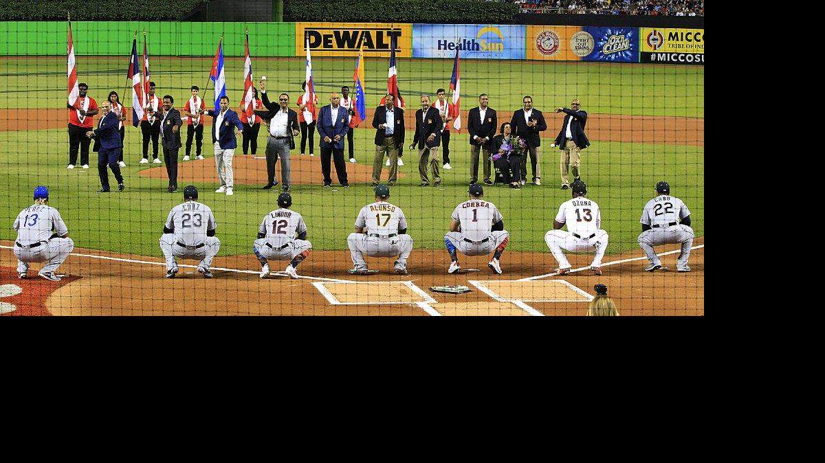 Iván Rodríguez, Pedro Martínez, Roberto Alomar, Tany Pérez, Rod Carew, Juan Marichal, y Orlando Cepeda realizaron lanzamientos ceremoniales que fueron recibidos por actuales participantes en el Juego de Estrellas, celebrado el 11 de julio del 2017 en Miami.