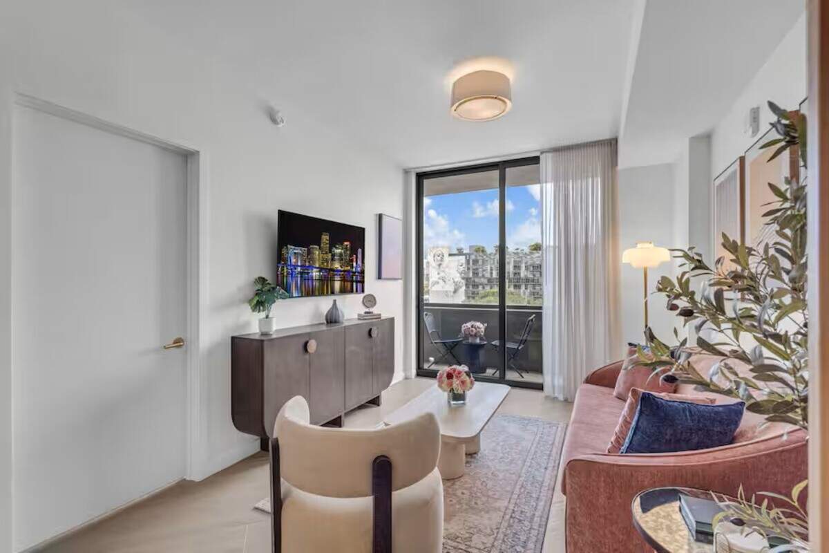 Condominio en el vecindario de Wynwood en Miami en la plataforma de Airbnb. Un estudio indica las preferencias de los viajeros latinos durante la Copa Mundial de fútbol 2026, en la que preferirán compartir alquiler a corto plazo con familiares y amigos.