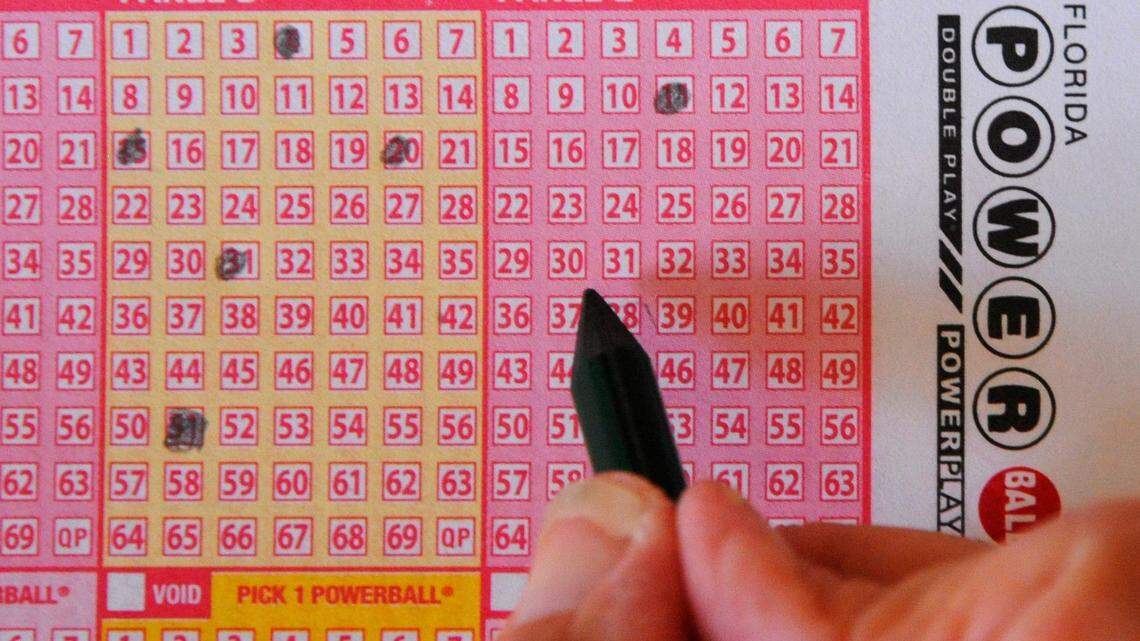 Un boleto de Powerball puede hacerte millonario de la noche a la mañana. Los boletos comienzan en $2 cada uno.