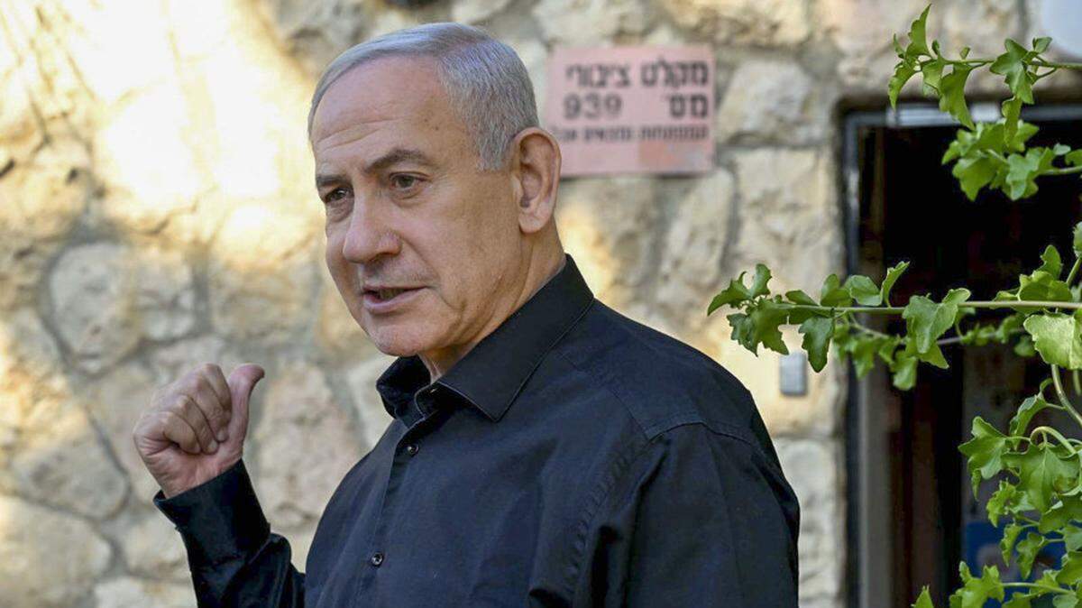 El primer ministro de Israel, Benjamín Netanyahu, ha asegurado este sábado en Jerusalén que su país está actuando con el “claro apoyo” del presidente de Estados Unidos, Donald Trump, en sus ataques a Irán. 