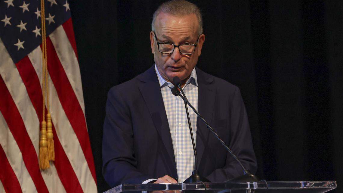 Este presentador de televisión podría entrar en la contienda congresional más reñida del sur de la Florida