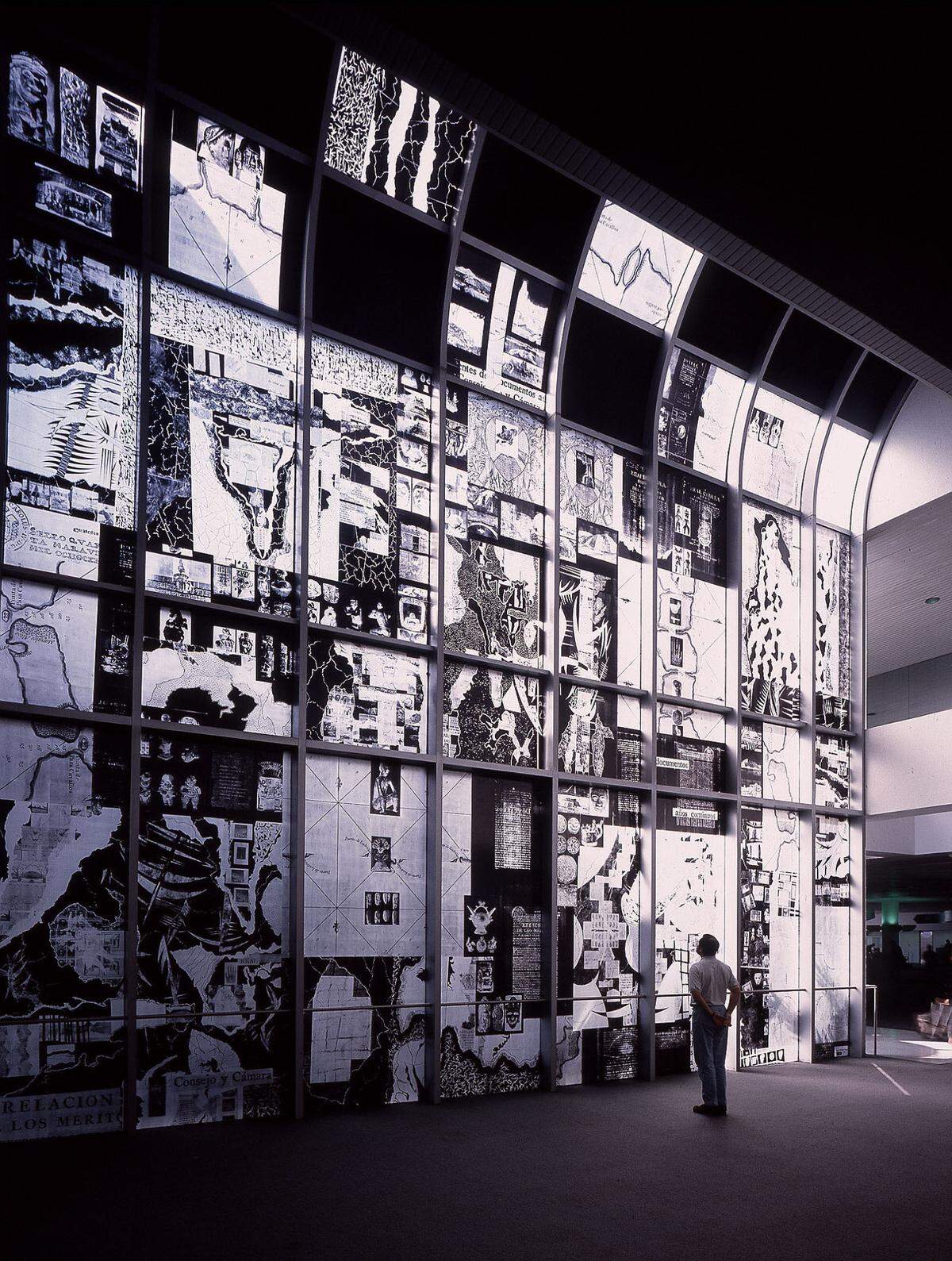 ‘Años Continuos’, 1994-96, fotografía esmaltada sobre vidrio, mural, Terminal D,  Miami International Airport, Miami-Dade Art in Public Places, 40 x 40 pies.