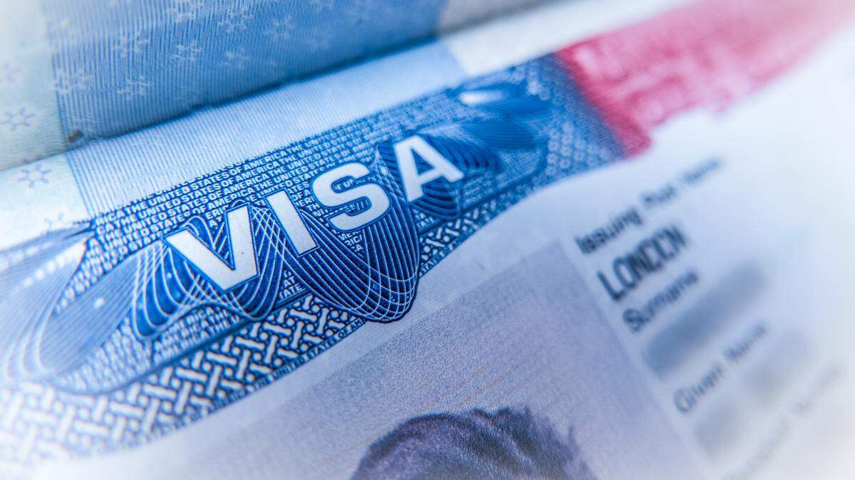 La embajada de EEUU en Cuba mantiene la atención a los servicios de emergencia y pospone los de visa de inmigración y parole de reunificación familiar CFRP debido a los apagones.