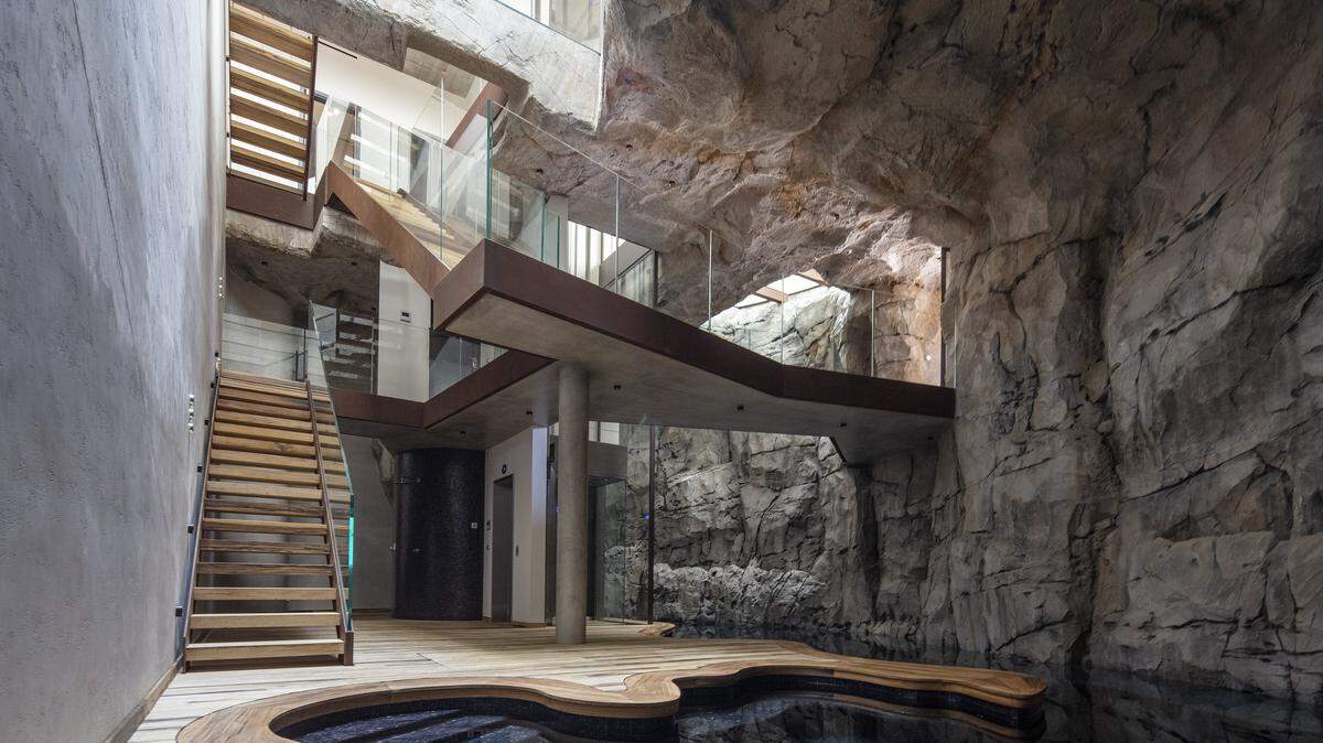 -Interior de la “villa troglodita”.