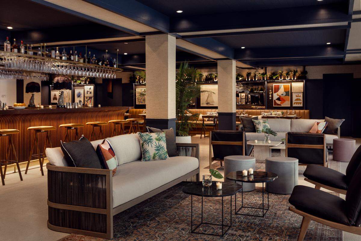 Botanic at The Goodland es el restaurante insignia y ofrece una gama de sabores con influencias caribeñas y latinas. 