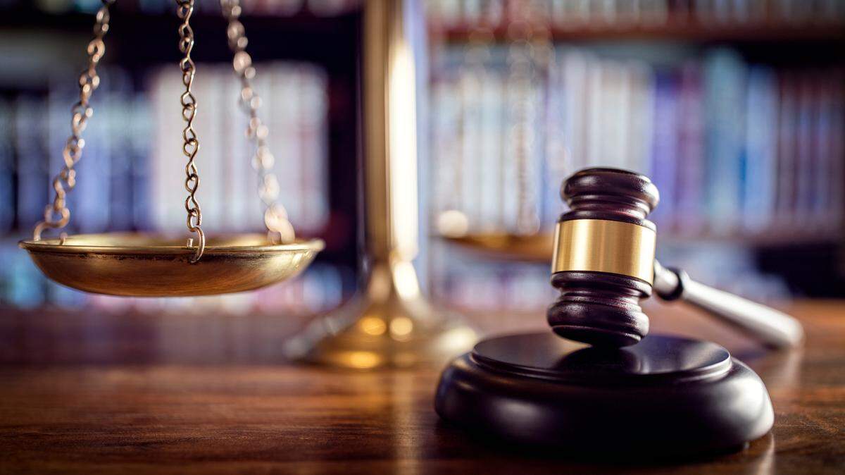 A Kentucky woman alleges her civil rights were violated when she was forced to undergo a strip search at a jail.