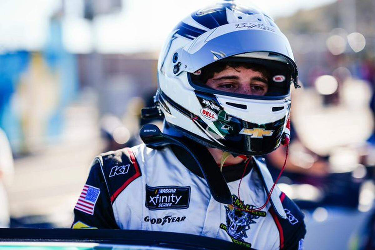 El piloto cubanoamericano Nick Sánchez debutó en la Serie Xfinity el 12 de marzo pasado.