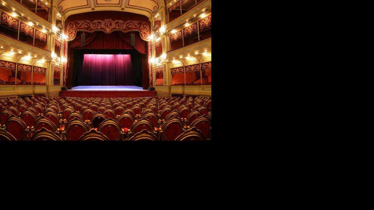 Teatrix es una plataforma digital de contenidos teatrales que fueron traducidos al lenguaje audiovisual y a la que se puede acceder a demanda desde la web con un ordenador o a través de cualquier dispositivo móvil y en cualquier lugar del mundo.