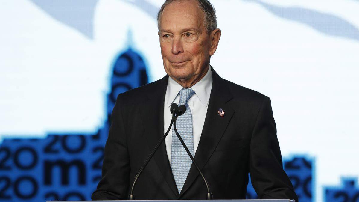 La campaña de Bloomberg explicó que el ex alcalde de Nueva York no tuvo un ataque al corazón, pero sí se le colocaron stents coronarios hace dos décadas después que una prueba cardíaca indicara que podrían ser útiles.