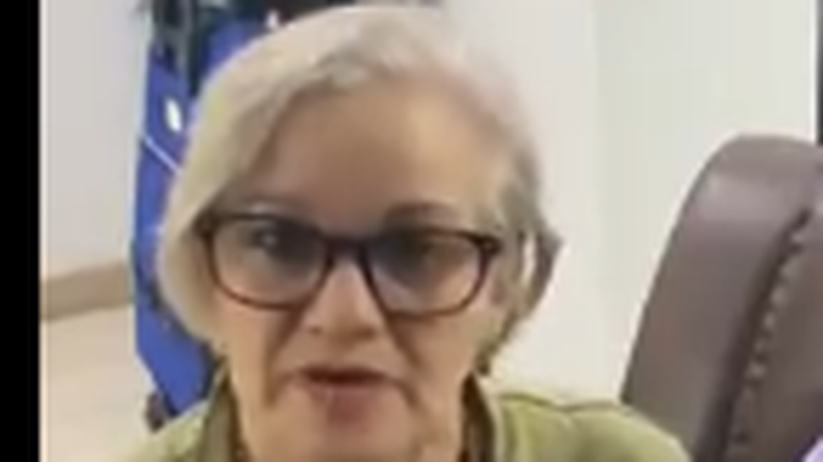La abogada disidente del chavismo María Alejandra Díaz informó este domingo que se encuentra en territorio colombiano luego de denunciar, a principios de este mes, que el Gobierno de Nicolás Maduro se había negado a otorgarle un salvoconducto para “salir bajo la protección diplomática” hacia el país vecino.