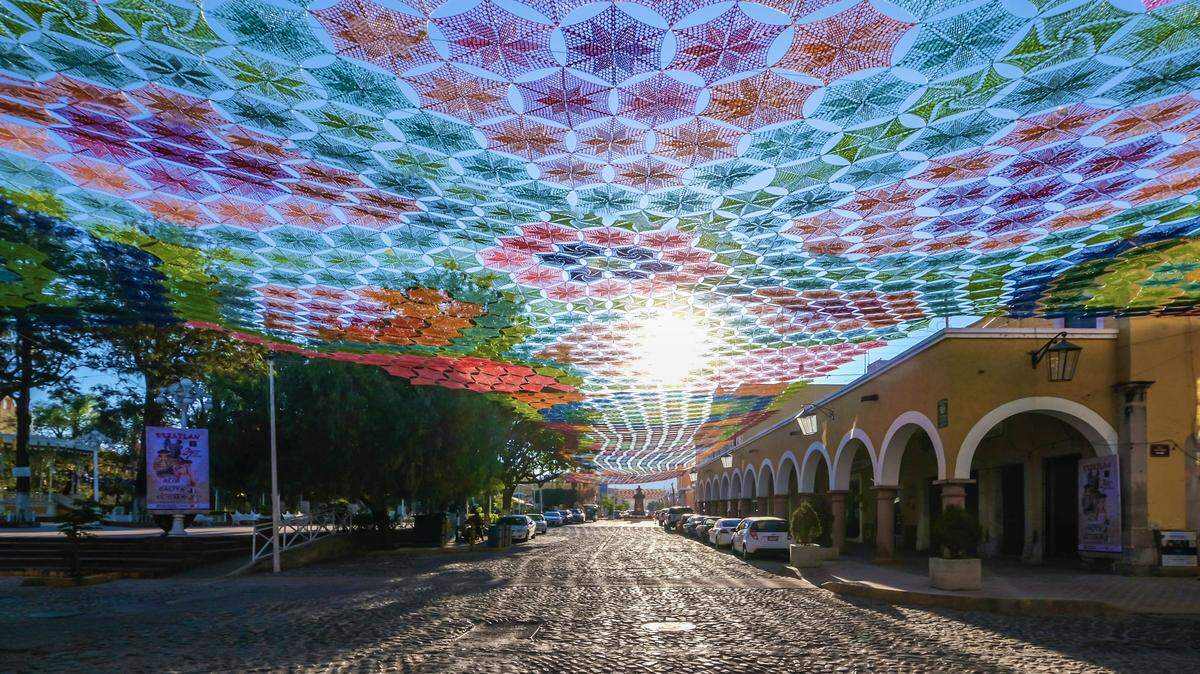 El proyecto “Cielo Tejido” nació en 2017 en Etzatlán, Jalisco, México, en honor al Señor de la Misericordia.