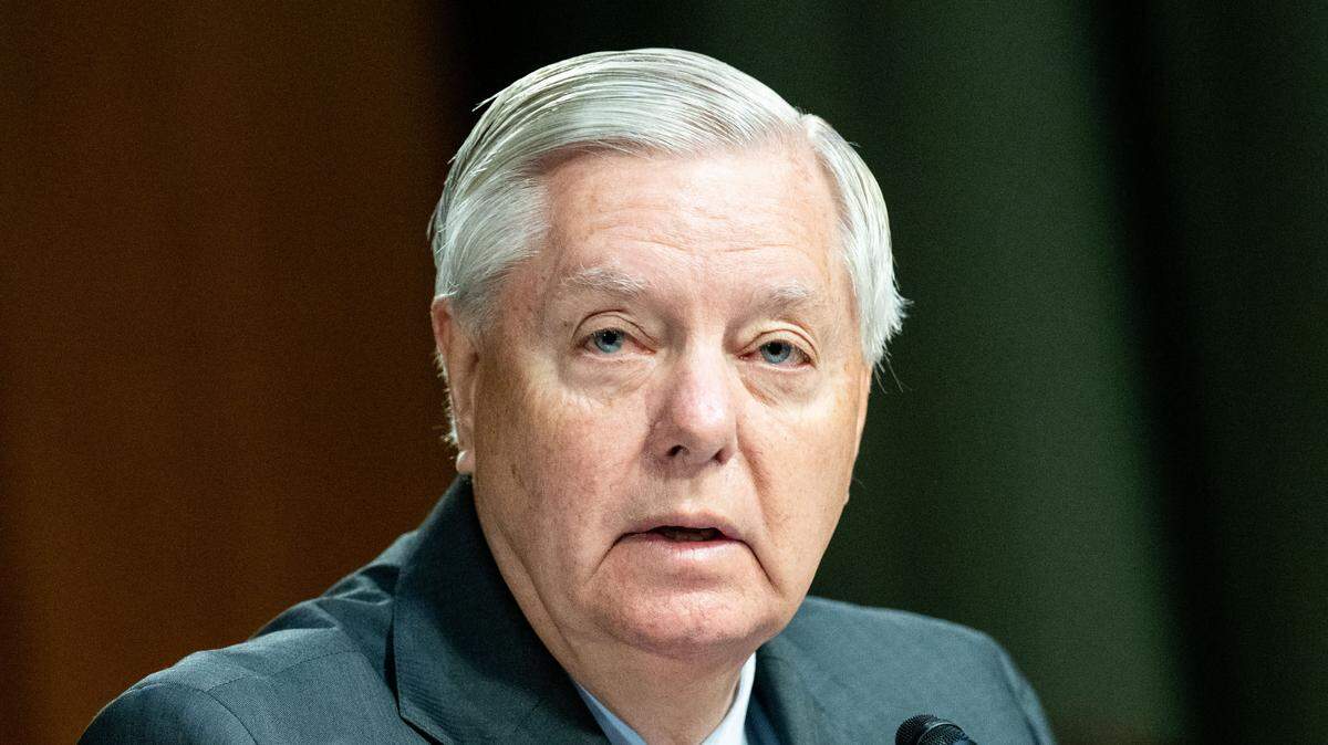 Lindsey Graham fue uno de los dos senadores republicanos que presentaron la propuesta de las medidas fronterizas que quieren a cambio de ayuda para Ucrania.