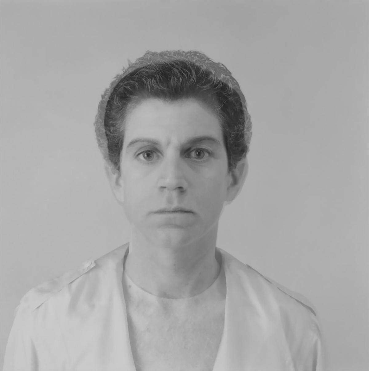 ‘Duplicity As Identity: Untitled [50%]’, 2008-2009, impresión montada en aluminio, edición ónica, 43 x 43 pulgadas. 