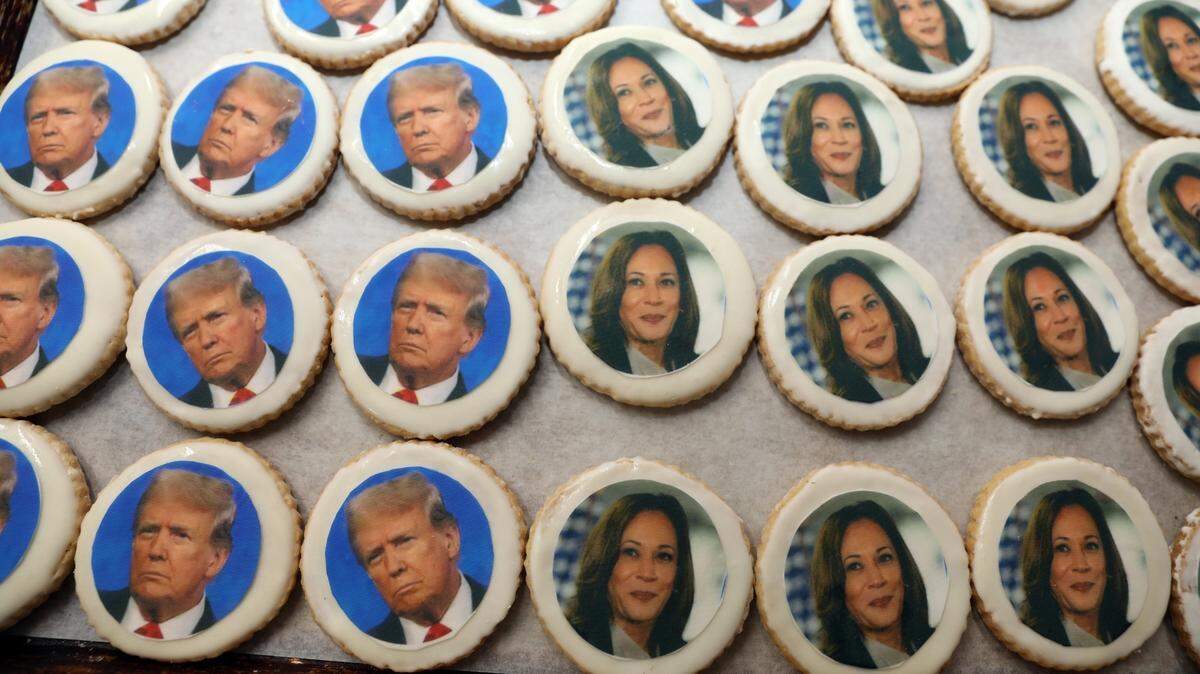 Galletas con las imágenes del expresidente Donald Trump y la vicepresidenta Kamala Harris están a la venta en Peekskill, en Nueva York, el 20 de septiembre de 2024.