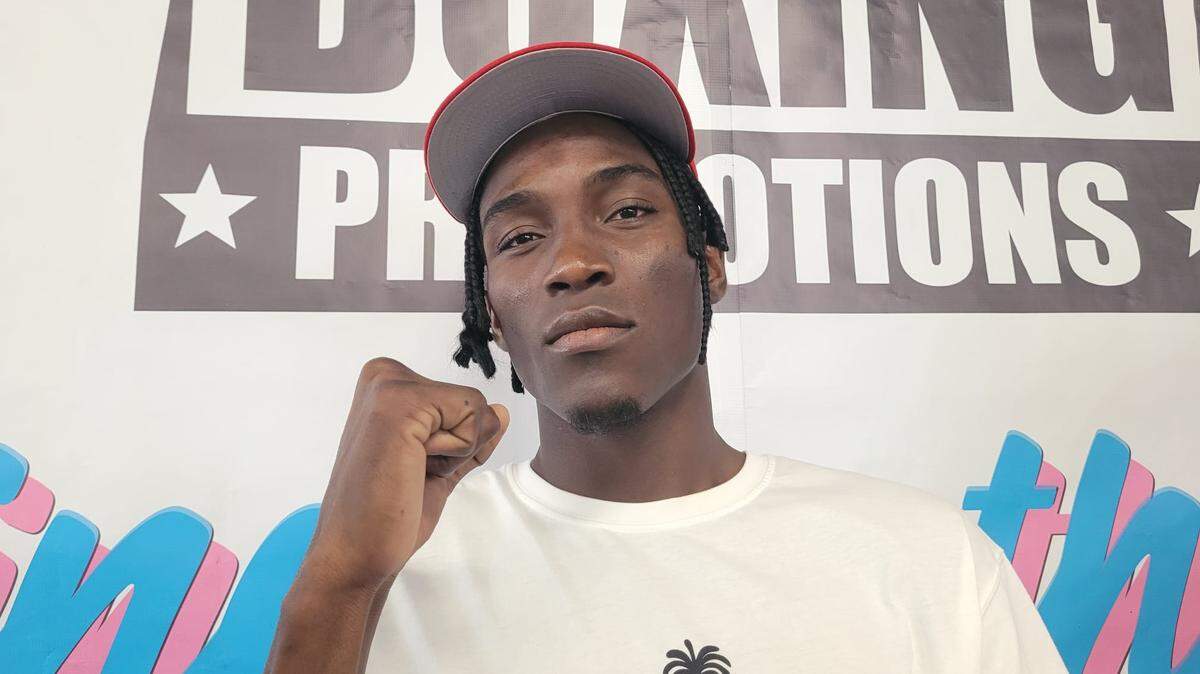 Yosdiel Nápoles es una de las últimas figuras que se incorpora a la creciente nueva ola del boxeo profesional cubano. Este sábado llega su debut en los Estados Unidos, luego de una primera incursión en Panamá, desde donde hizo la peripecia que le permitió llegar a Miami.