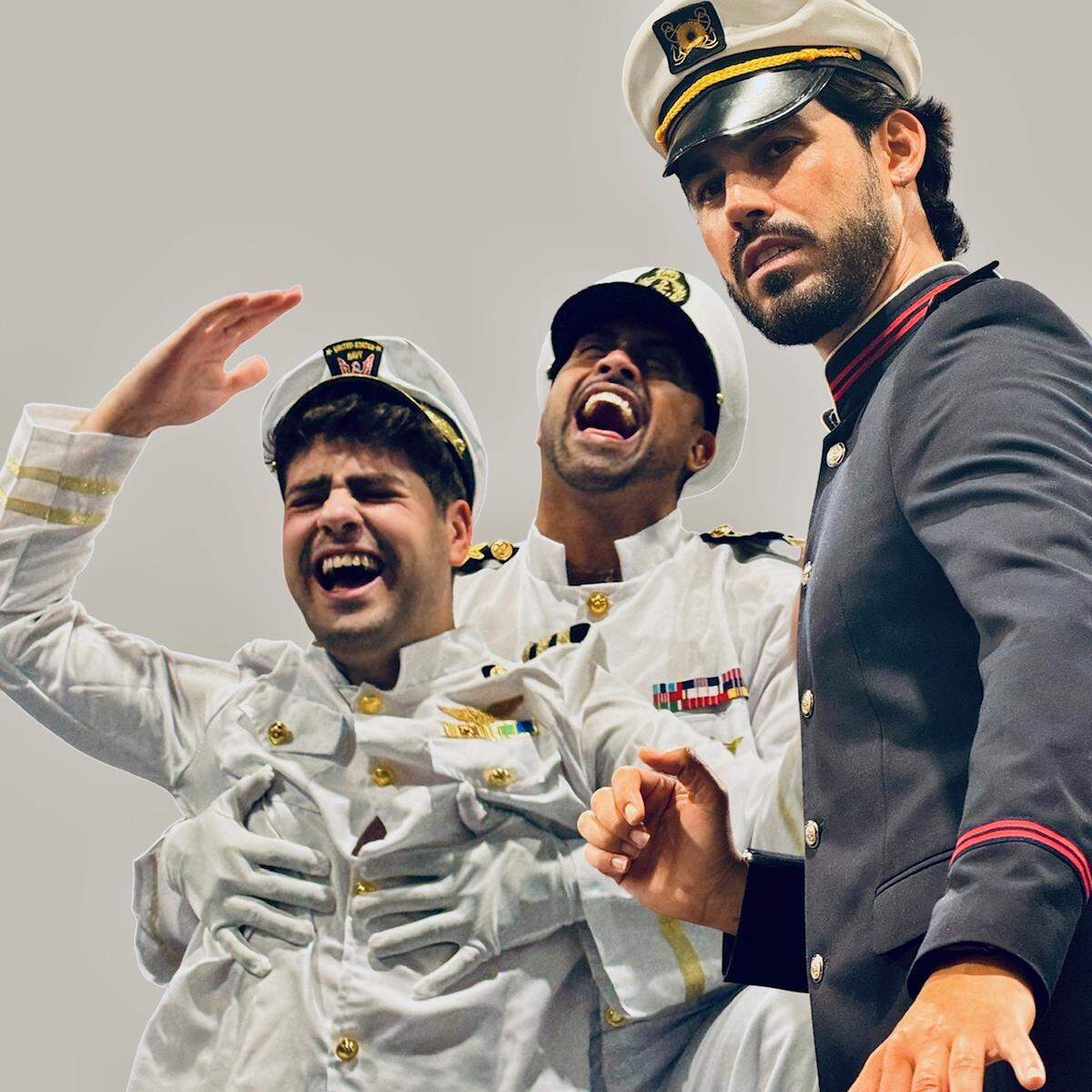 De izquierda a derecha: Roberto Musso encarna a Claudio, Lance Escalera es Don Pedro y Alex Rosguer interpreta a Don Juan. 