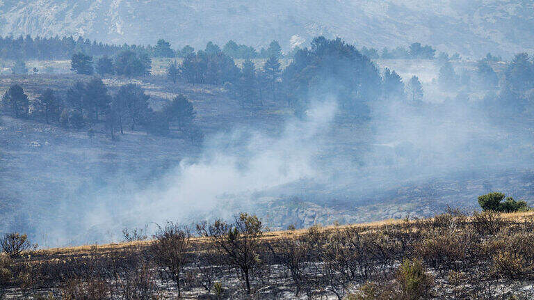 ‘Es una catástrofe’: incendio deja 19,000 evacuados o confinados en región de Madrid