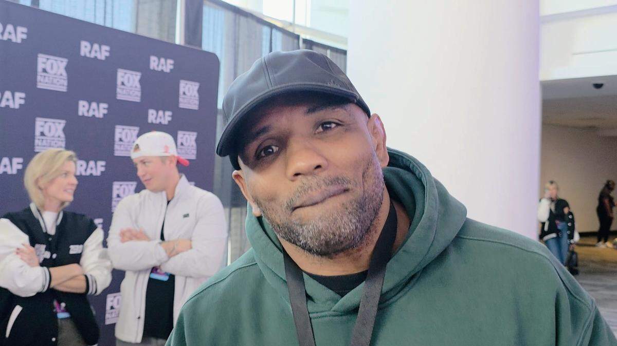 A los 48 años, cuando la palabra retiro suele ser una certeza y no una opción, Yoel Romero vive uno de los momentos más plenos de su carrera deportiva. 