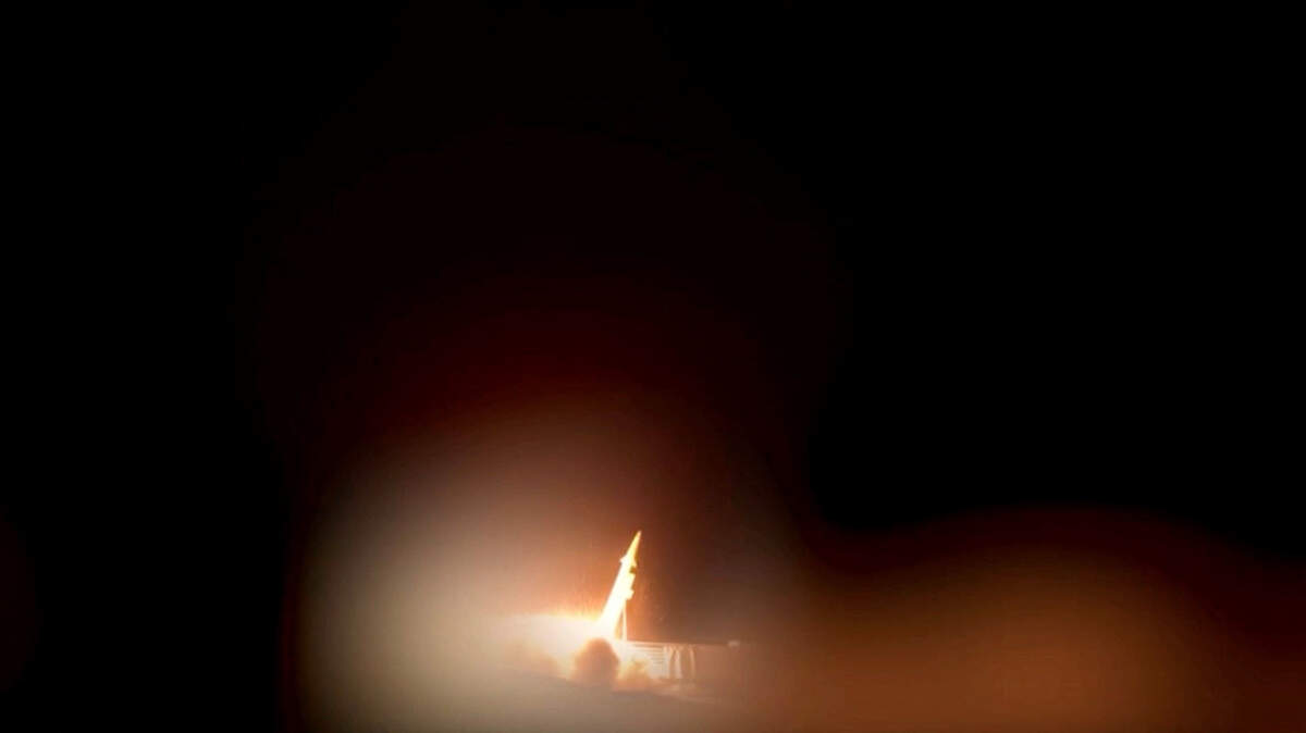 Captura de pantalla de un video distribuido que muestra un misil lanzado por Irán, publicado el domingo 28 de junio de 2026.