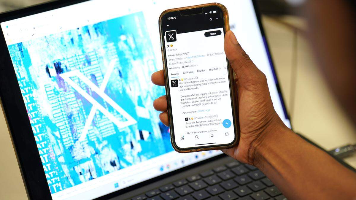 Apple es uno de los grandes anunciantes en X y se une a empresas como IBM, Lionsgate e instituciones como la Comisión Europea que decidieron en las últimas horas suspender su publicidad en la red social.