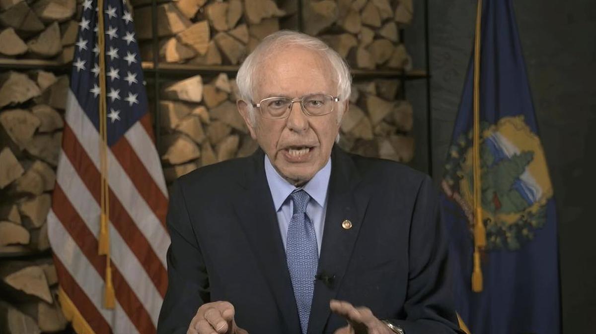 En esta imagen del video, el senador Bernie Sanders, I-Vt., habla durante la primera noche de la Convención Nacional Demócrata el lunes 17 de agosto de 2020. Sanders es un dirigente que usa la estrategia fabiana del socialismo. 