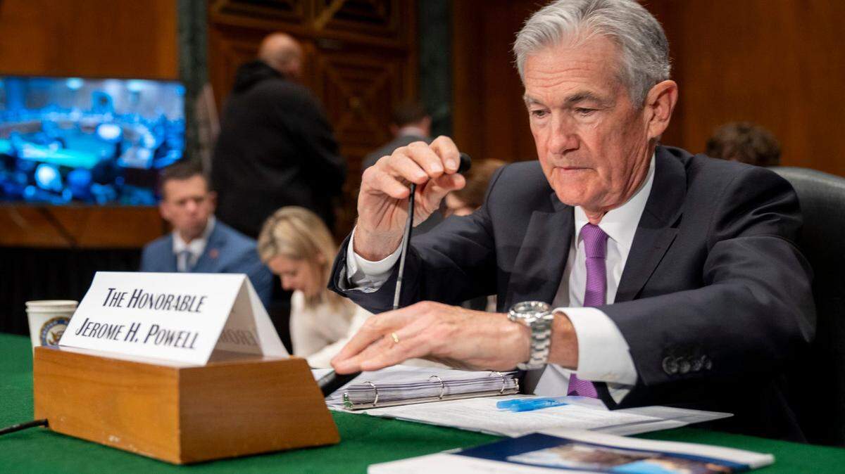 El presidente de la Reserva Federal, Jerome Powell, se prepara para testificar ante el Comité Bancario del Senado, en Washington, el 7 de marzo de 2024.